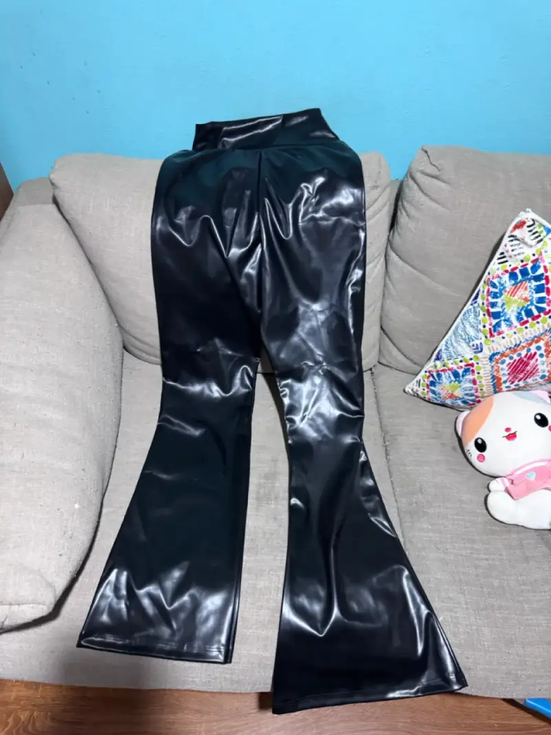 Pantalones acampanados de cuero sintético negro - 1