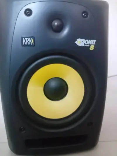 Parlantes monitores de Estudio KRK Rokit 8 g2 - miniatura 1