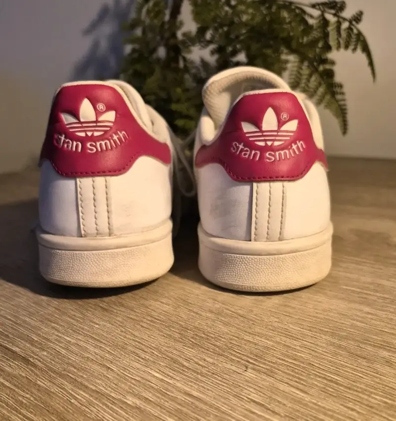 Zapatillas Adidas Stan Smith blancas con detalles rosados - 3