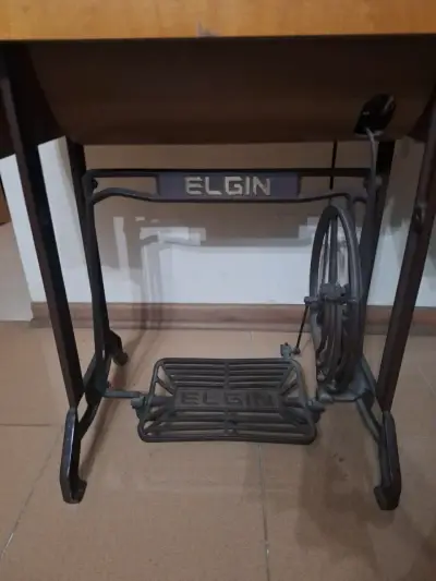 Máquina de Coser Antigua Elgin con Mesa - miniatura 3
