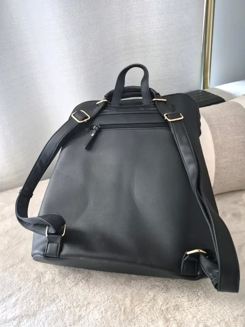 Mochila negra con diseño elegante Secret - 2