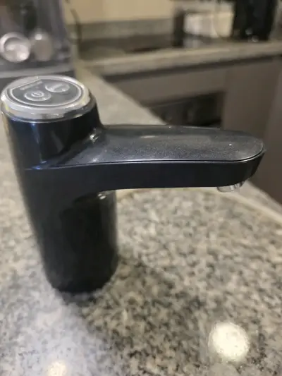 Dispensador de Agua Eléctrico Portátil Negro - miniatura 1
