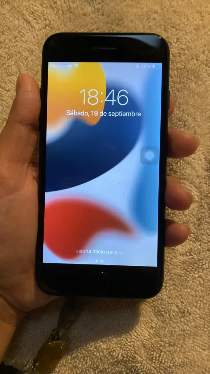 iPhone 7 en buen estado color negro - 1