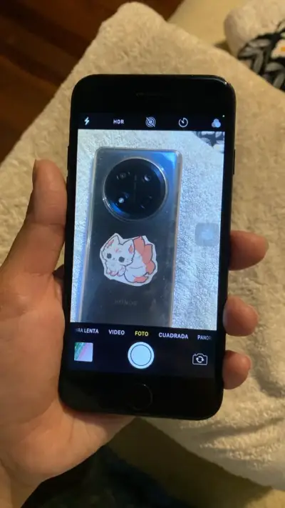 iPhone 7 en buen estado color negro - miniatura 2