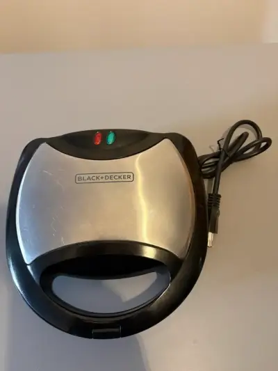 Sandwichera Black+Decker en buen estado - miniatura 1