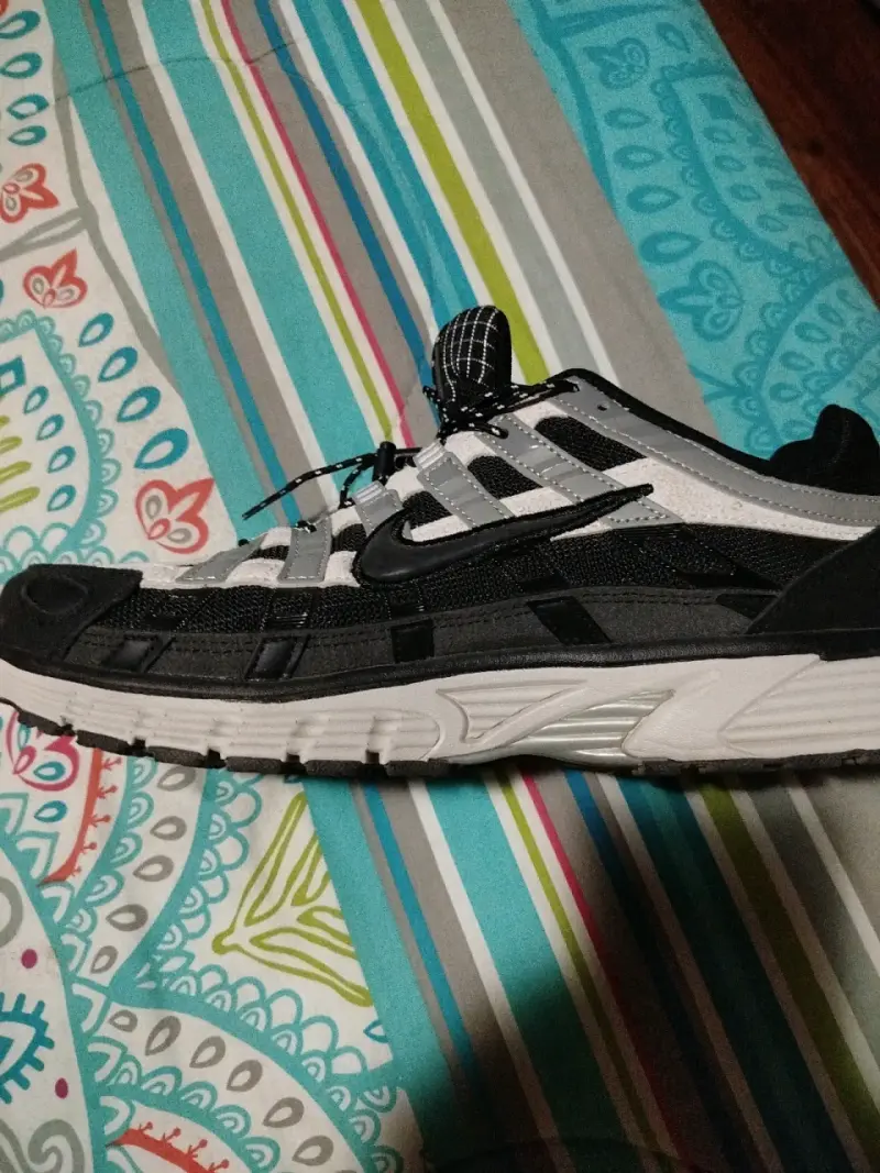 Zapatillas deportivas Nike negras y grises - 1