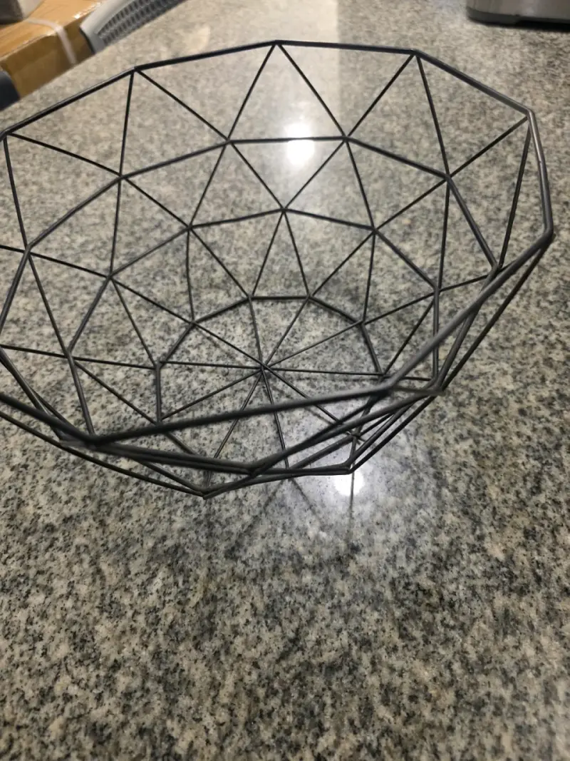 Frutero de metal negro diseño geométrico - 1