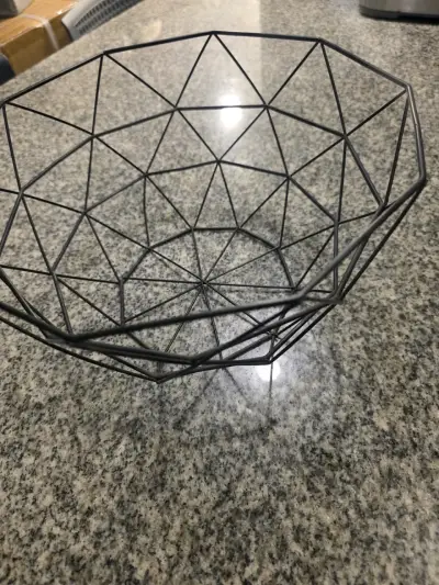 Frutero de metal negro diseño geométrico - miniatura 1
