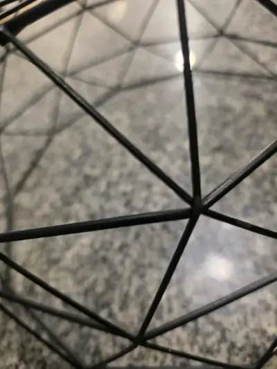 Frutero de metal negro diseño geométrico - miniatura 3
