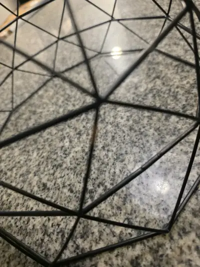 Frutero de metal negro diseño geométrico - miniatura 4