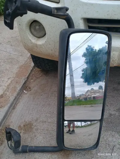 Espejo retrovisor para camión con brazo ajustable - miniatura 1