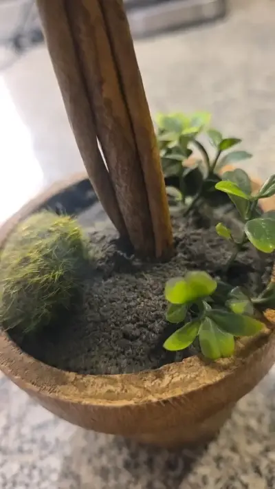 Árbol decorativo artificial en maceta - miniatura 4