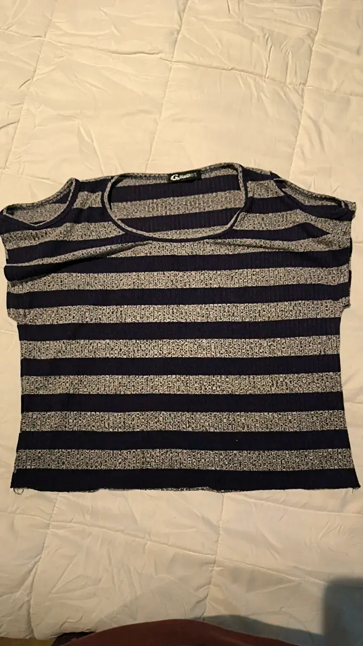 Polera de rayas azul y gris para mujer con hombro - 1