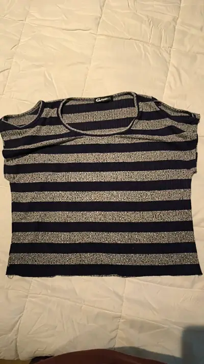 Polera de rayas azul y gris para mujer con hombro - miniatura 1