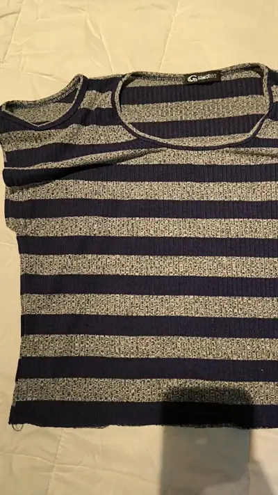 Polera de rayas azul y gris para mujer con hombro - miniatura 2