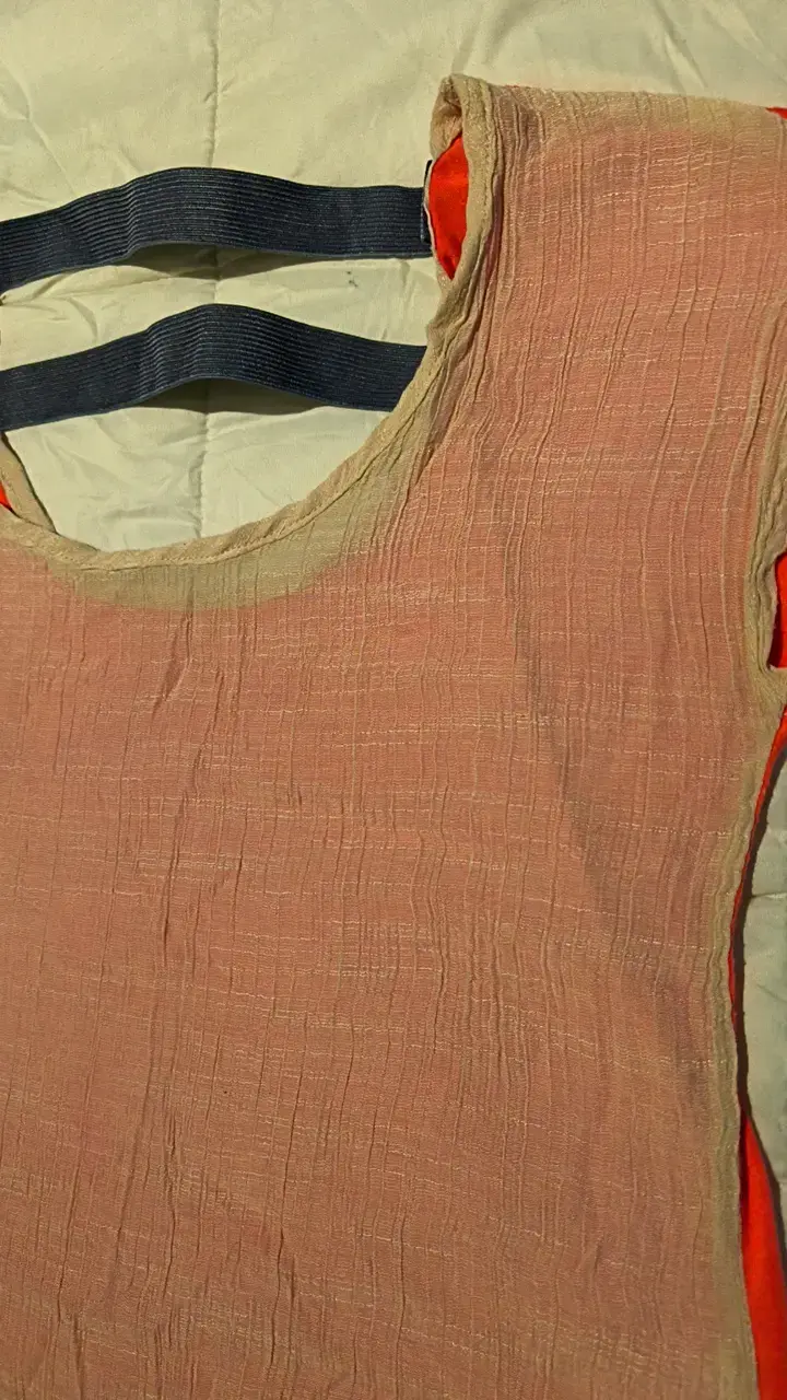 Blusa sin mangas color coral y beige - 2