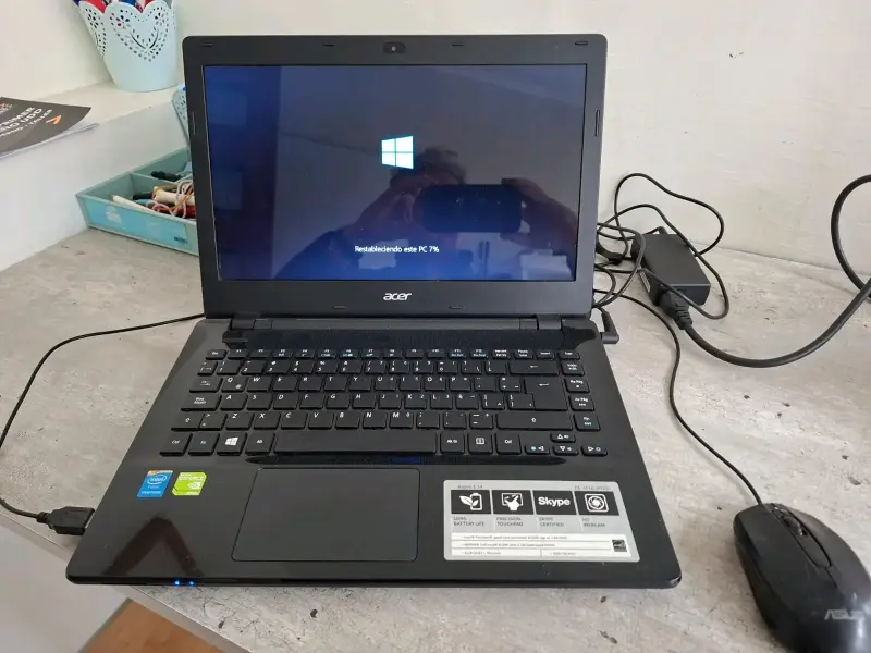 Laptop Acer Aspire 14" |Intel Pentium / 4GB RAM - 1