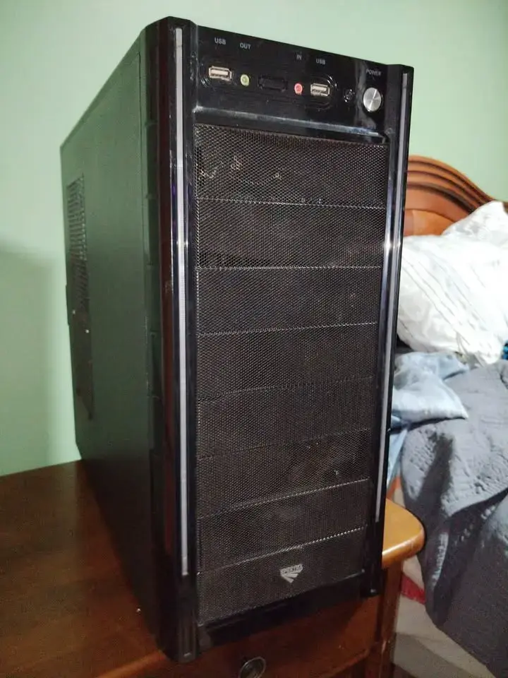 Computador de Escritorio con RAM DDR3 y Fuente Cougar - 1