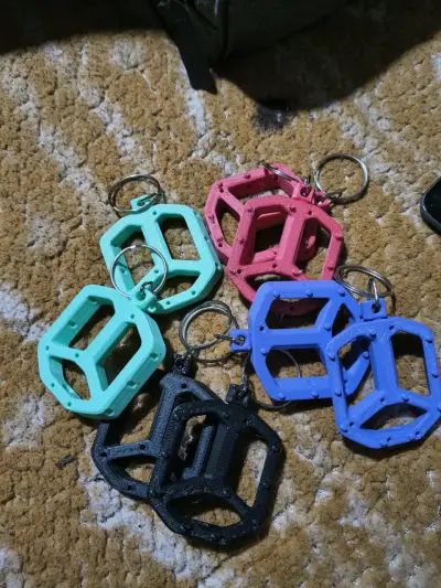Llavero de bicicleta variedad de colores - miniatura 3