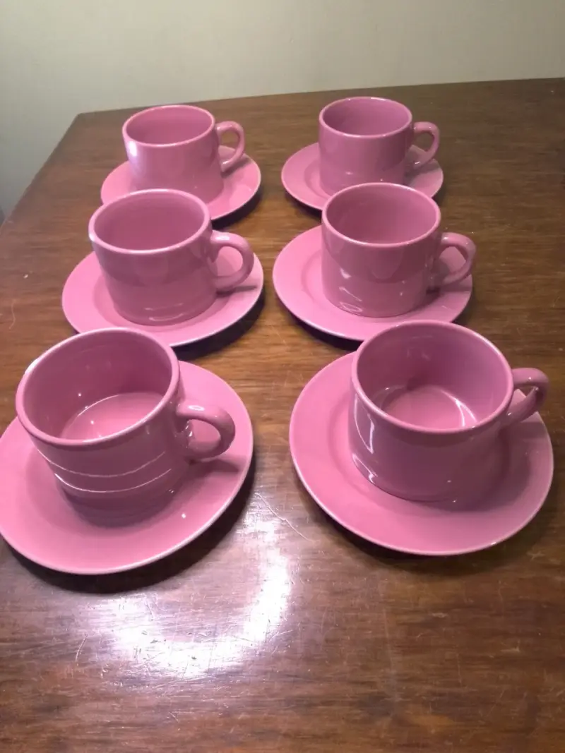 Juego de 6 tazas de cerámica rosa con platos - 1