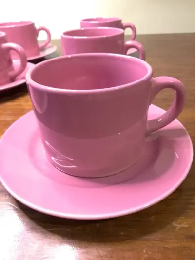 Juego de 6 tazas de cerámica rosa con platos - miniatura 2