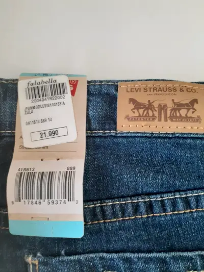 Jeans Levi's para mujer desgastados - miniatura 1