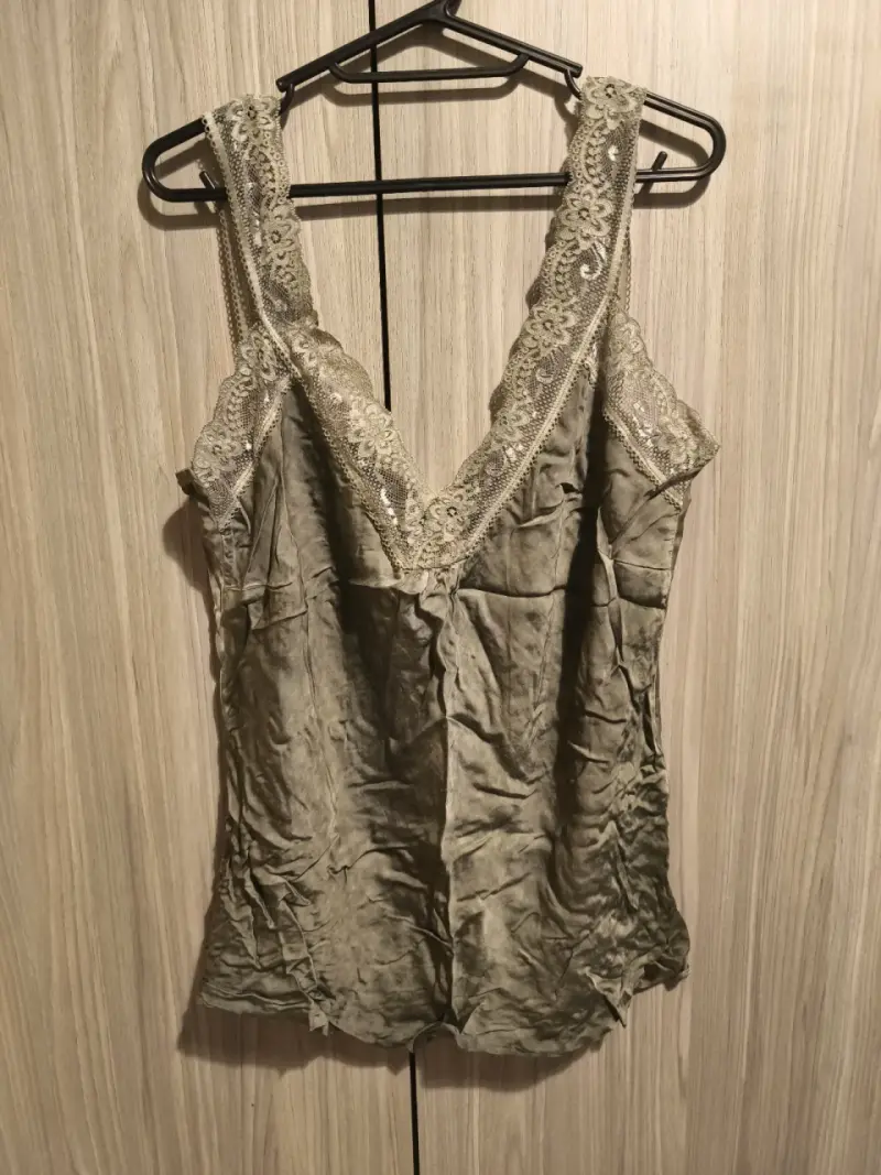 Blusa de encaje color verde para mujer