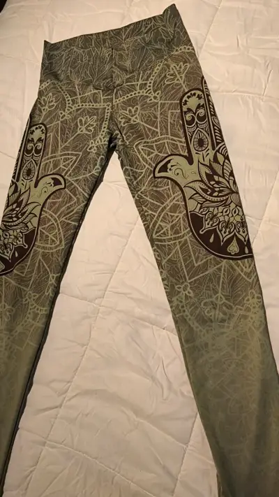 Leggings deportivos con diseño de mano de Fátima - miniatura 2
