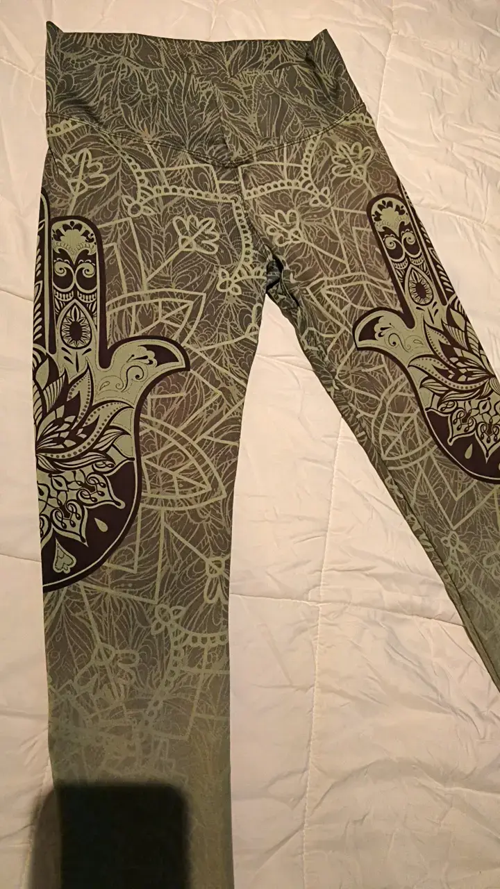 Leggings deportivos con diseño de mano de Fátima - 3