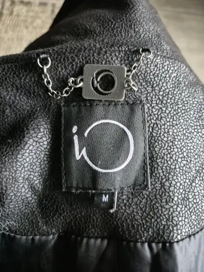 Chaqueta de tela tipo cuero negra para mujer - miniatura 4