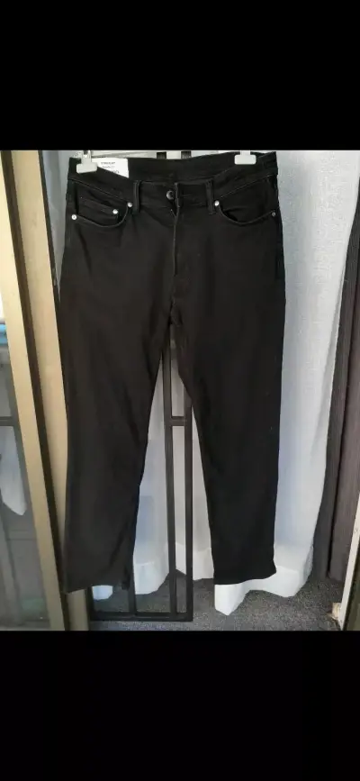 Jeans negros rectos H&M para hombre - miniatura 1