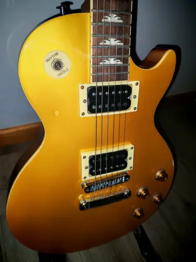 Guitarra eléctrica dorada tipo Les Paul - miniatura 5