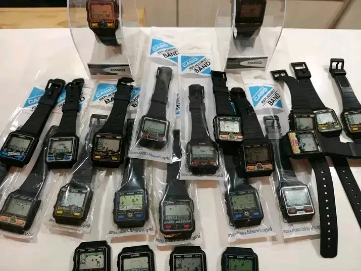 Relojes digitales retro Casio con juegos - 1