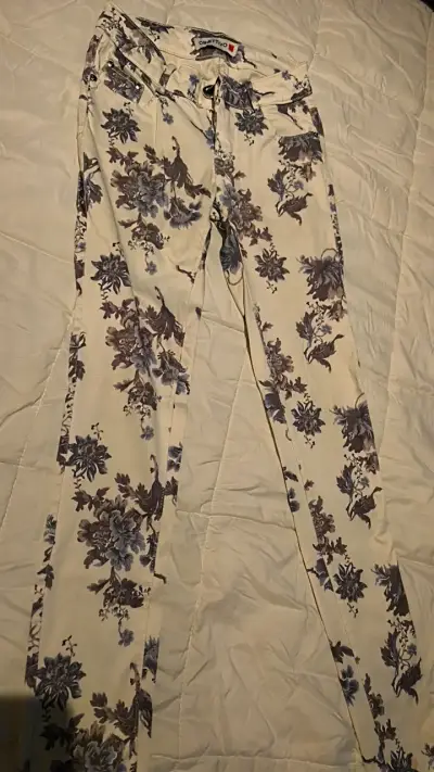Jeans pantalon blanco floral azul skinny - miniatura 2