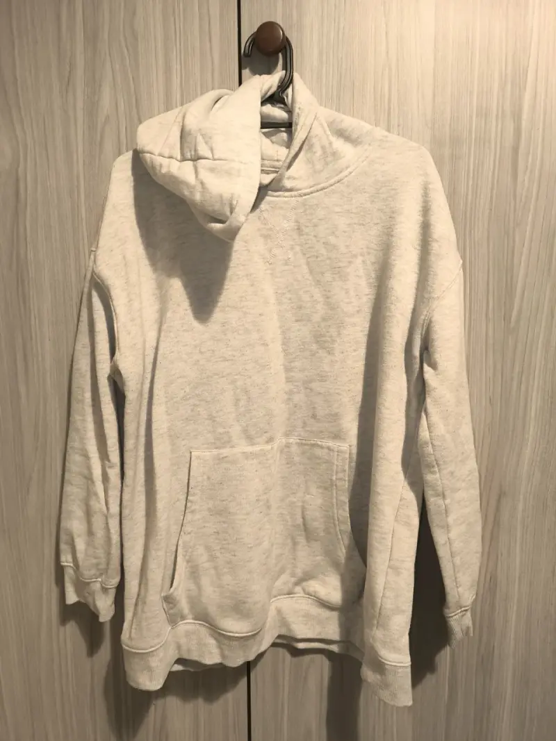 Polerón gris con capucha unisex