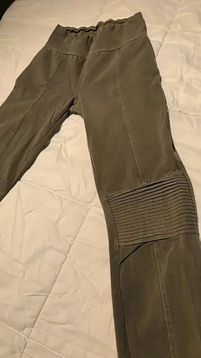 Leggings de mujer color gris con rodillera - miniatura 2