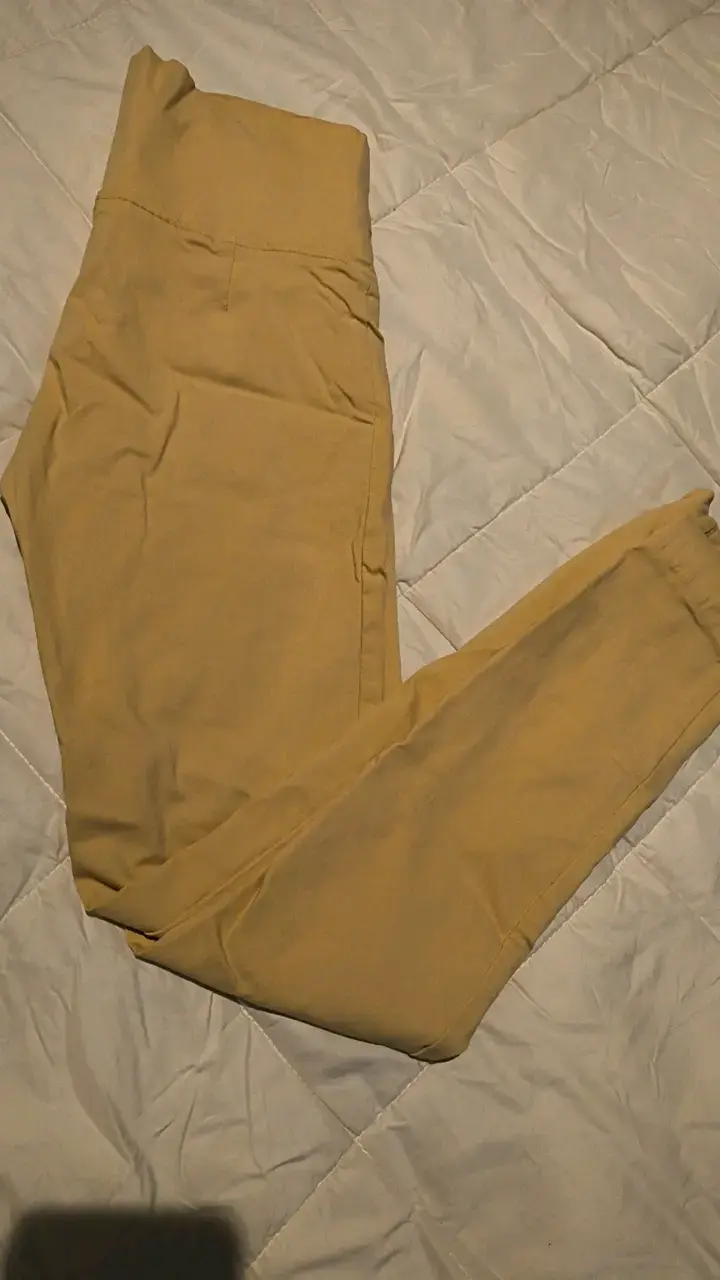 Pantalones strech beige con cierre dorado - 5