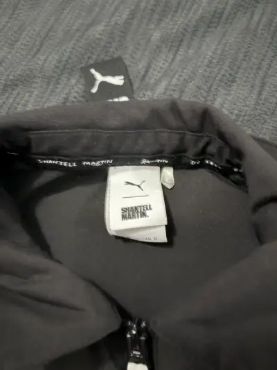 Chaqueta negra Puma x Shantell Martin con diseño gráfico - miniatura 2