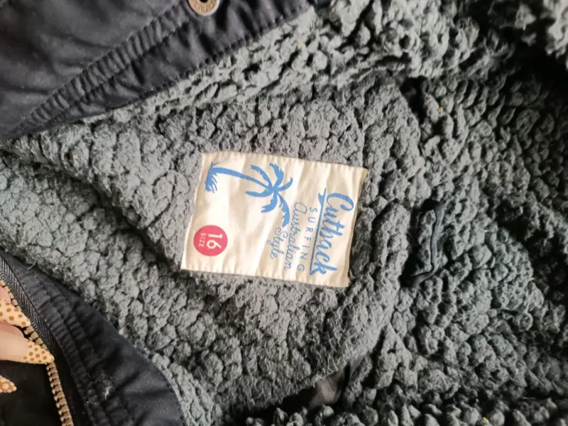 Parka negra con capucha - 2