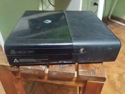 Consola Xbox 360 sin hackear en buen estado - miniatura 2