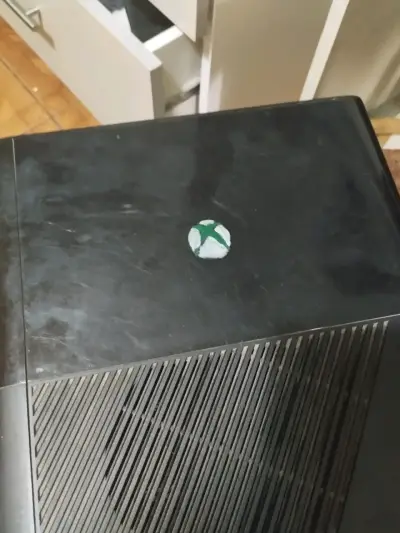 Consola Xbox 360 sin hackear en buen estado - miniatura 3