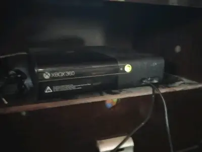 Consola Xbox 360 sin hackear en buen estado - miniatura 4