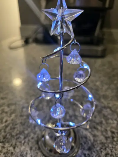 Árbol de Navidad decorativo con luces LED - miniatura 3