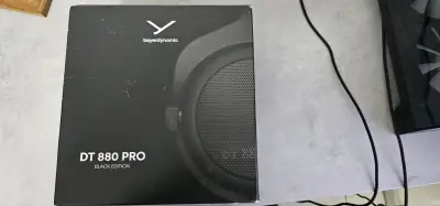 Audífonos Beyerdynamic DT 880 Pro Black Edition - miniatura 1