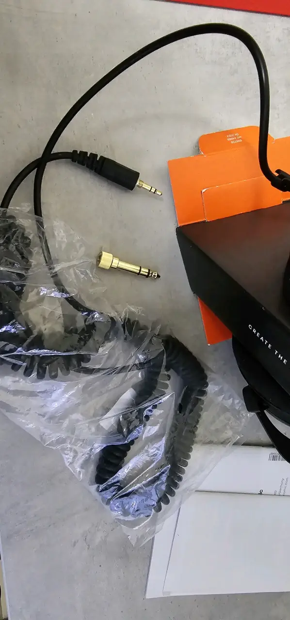 Audífonos Beyerdynamic DT 880 Pro Black Edition - 3