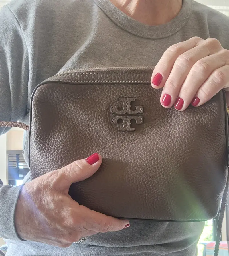 Cartera de cuero Tory Burch con logo destacado - 1