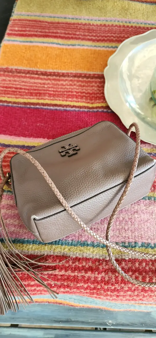 Cartera de cuero Tory Burch con logo destacado - 2