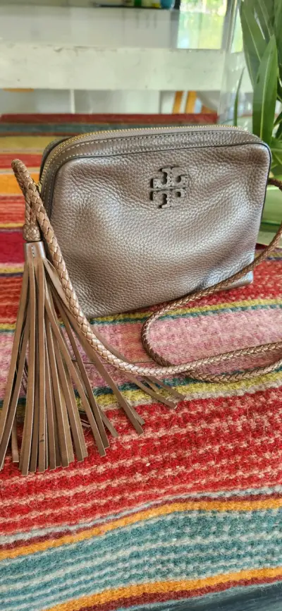 Cartera de cuero Tory Burch con logo destacado - miniatura 3