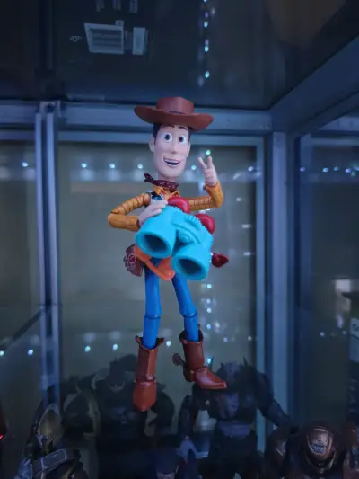 Figura de acción Woody Toy Story articulada - miniatura 4