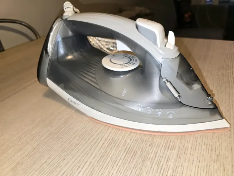 Plancha a vapor Oster con suela antiadherente - 4
